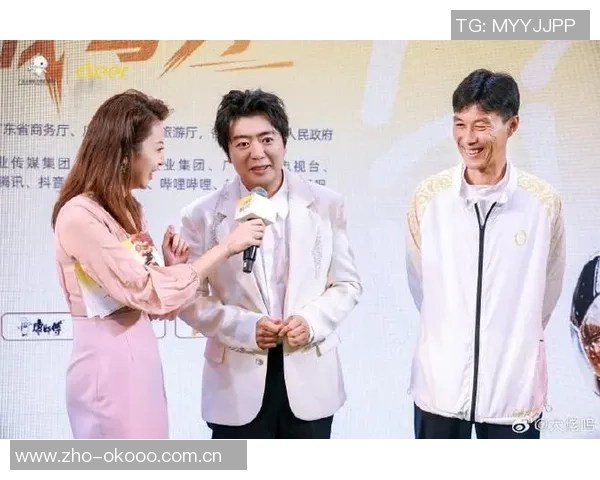 郎朗与足球明星同框合影展现音乐与体育的完美融合瞬间 郎朗与足球明星同框合影展现音乐与体育的完美融合瞬间